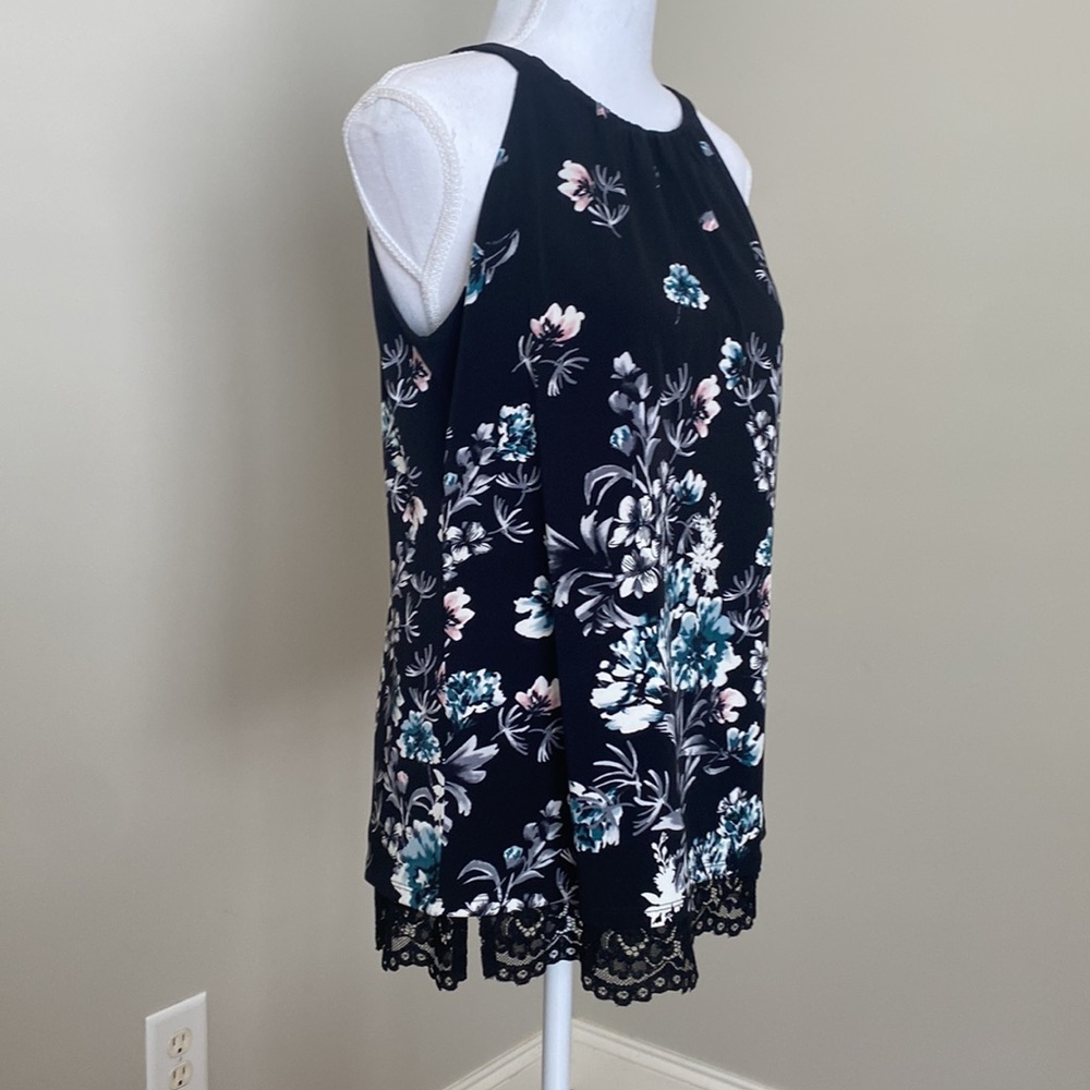 Black Floral Sleeveless Top With High Neck & Lace Hem Detail - Picture 3 of 8